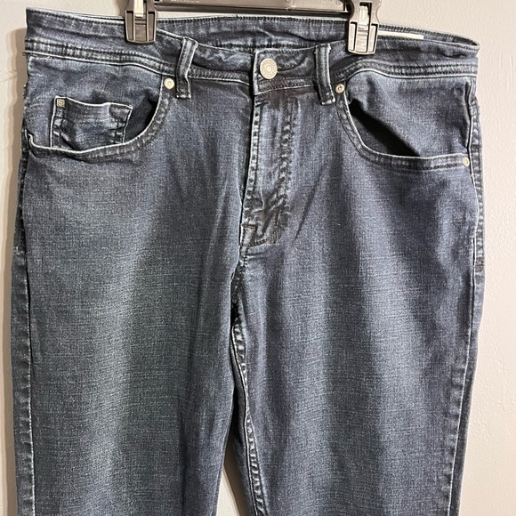 Buffalo David Britton straight leg jeans dark blue 34 waist 30.5 inseam - Picture 3 of 6